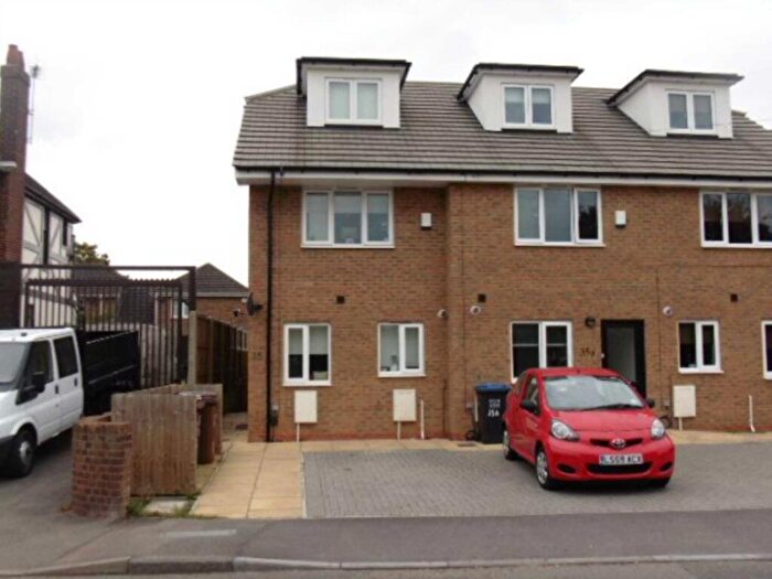 3 Bedroom Town House To Rent In Lemsford Road, Hatfield, AL10