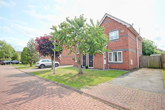 3 Bedroom Semi-Detached House For Sale In Cavendish Park, Brough, HU15