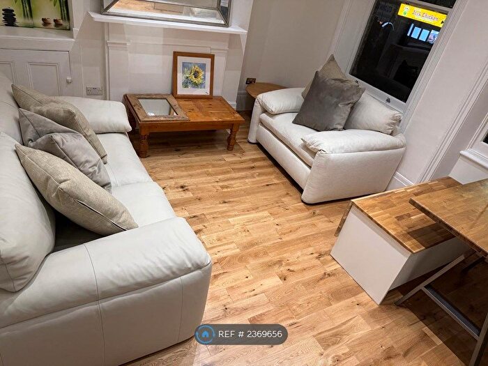 2 Bedroom Flat To Rent In Walworth Road, London, SE17