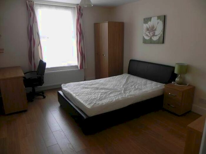 5 Bedroom Property To Rent In Gwydr Crescent, Uplands, Swansea, SA2