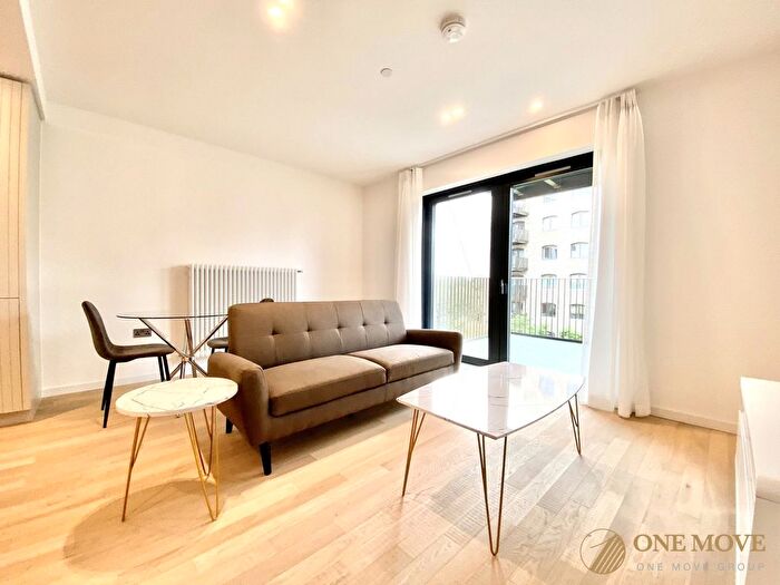 1 Bedroom Flat To Rent In Brentford, London, TW8