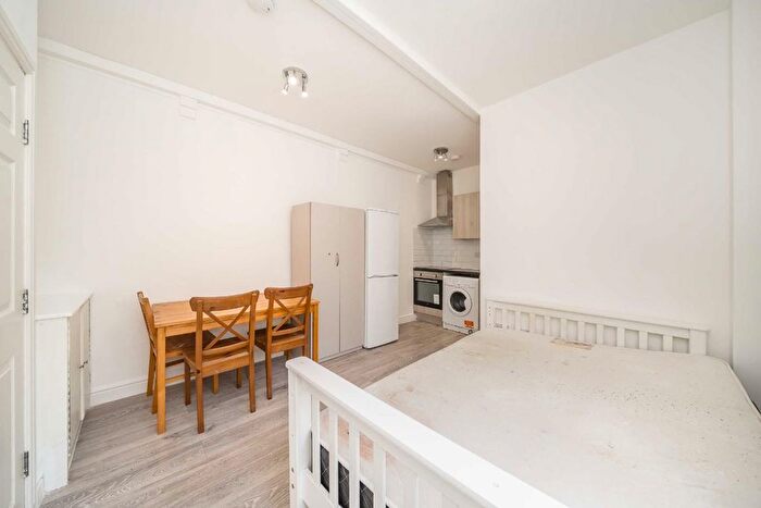 Studio To Rent In High Street, Croydon, CR0