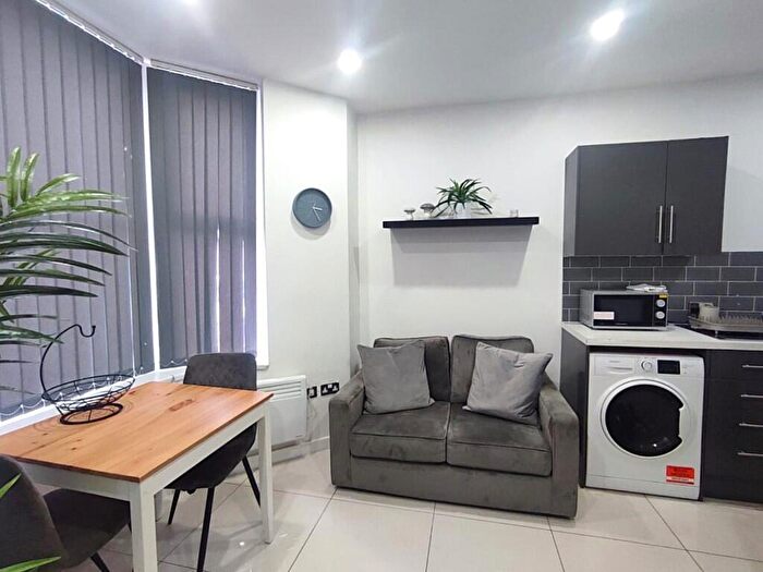 1 Bedroom Flat To Rent In Ninian Park Road, Cardiff(City), CF11