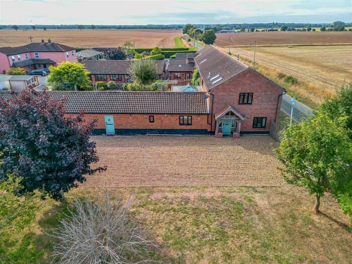 4 Bedroom Barn Conversion For Sale In Brand Road, Great Barton, Bury St. Edmunds, IP31