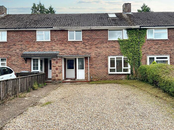 5 Bedroom Semi-Detached House To Rent In Longfield Road, Winchester, SO23