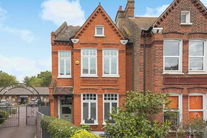 2 Bedroom End Of Terrace House To Rent In Croxted Road, London, SE24