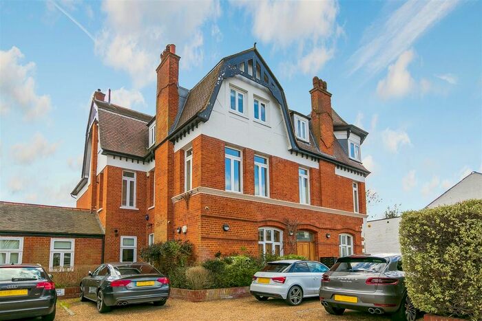 2 Bedroom Flat To Rent In White Hart House, High Street, Hampton, TW12