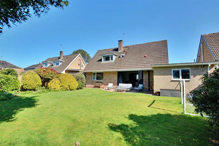 4 Bedroom Detached House For Sale In Manor Road, Swanland, HU14