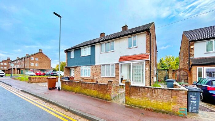 3 Bedroom Semi-Detached House For Sale In Woodshire Road, Dagenham, RM10