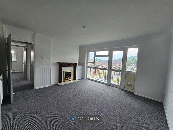 2 Bedroom Flat To Rent In Plantshill Crescent, Coventry, CV4