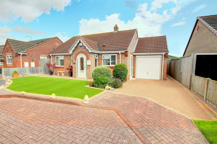 2 Bedroom Detached Bungalow For Sale In Aqua Drive, Mablethorpe, LN12