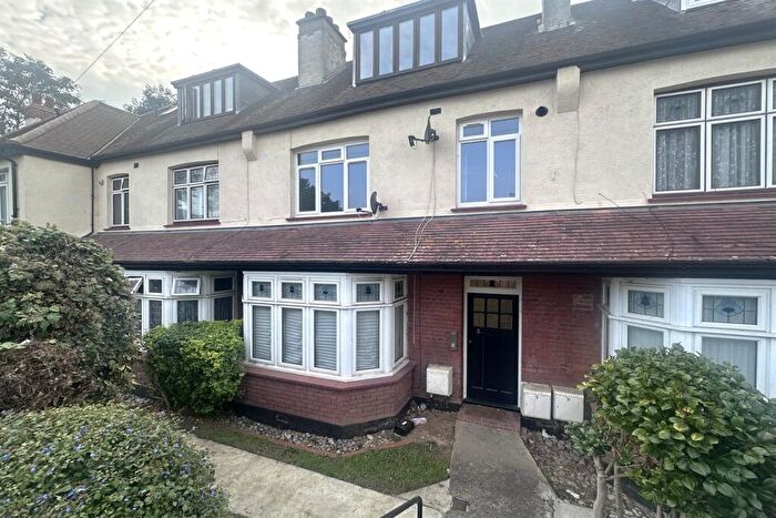 1 Bedroom Flat To Rent In Lancaster Crescent, SS1