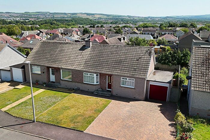 2 Bedroom Semi-detached Bungalow For Sale In Pendreich Avenue, Bonnyrigg, EH19