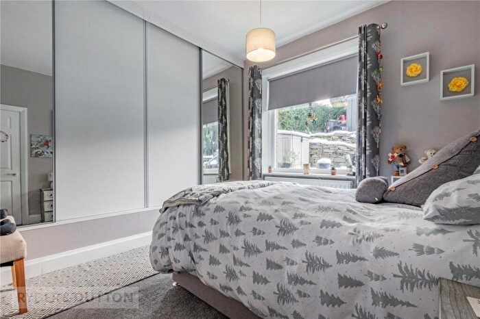 2 Bedroom Bungalow For Sale In Manchester Road, Slaithwaite, Huddersfield, West Yorkshire, HD7