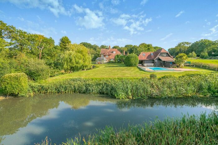 4 Bedroom Detached House For Sale In Norwood Hill, Horley, RH6