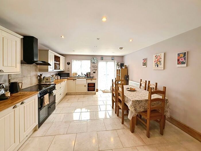 5 Bedroom Detached House For Sale In New Road, Ystradowen, Swansea, SA9
