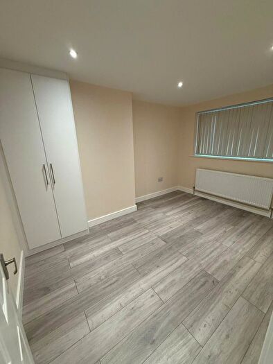 4 Bedroom Semi-Detached House To Rent In High Street, Feltham, TW13