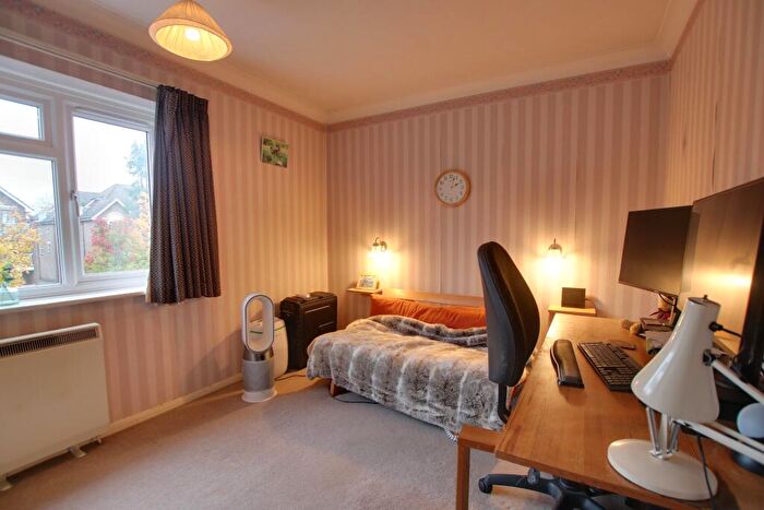2 Bedroom Apartment For Sale In Winn Road, Southampton, SO17