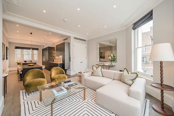 3 Bedroom Maisonette To Rent In Kensington Park Road, London, W11