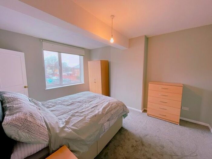 Studio To Rent In Heston Road, Hounslow, TW5