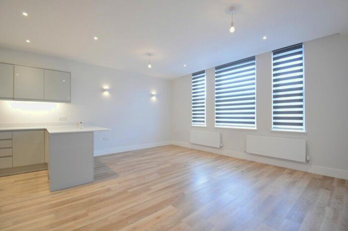 2 Bedroom Flat To Rent In High Street Mews, Wimbledon Village, London, SW19