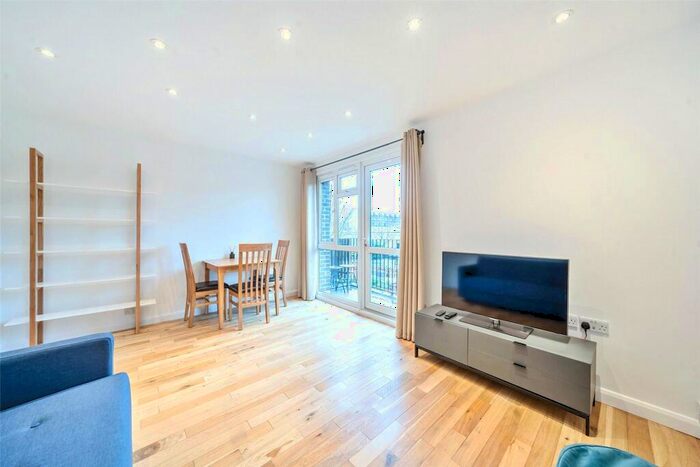 2 Bedroom Apartment To Rent In Slippers Place, Bermondsey, SE16