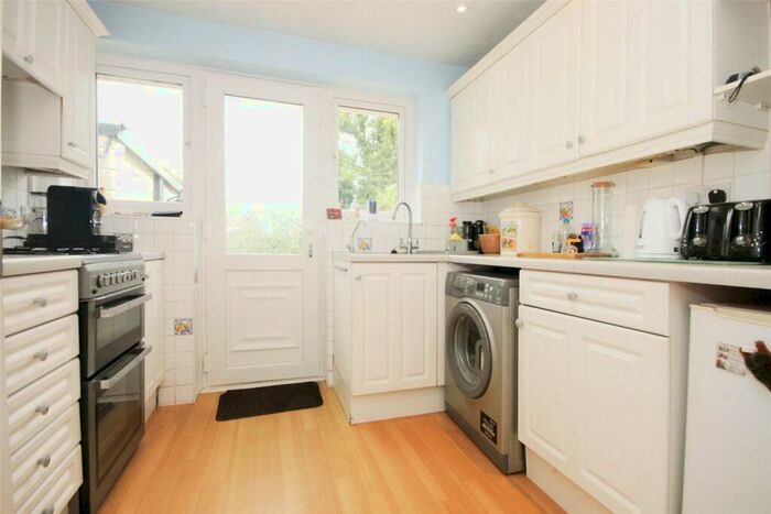 2 Bedroom Bungalow For Sale In Long Meadow Drive, Wickford, Essex, SS11