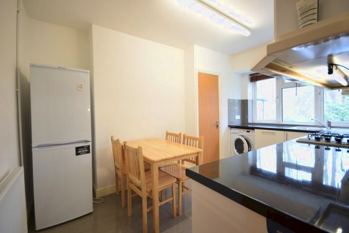 3 Bedroom Flat To Rent In Merritt Road, Brockley, SE4