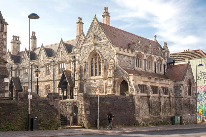 3 Bedroom End Of Terrace House To Rent In Old Market Street, Bristol, Somerset, BS2