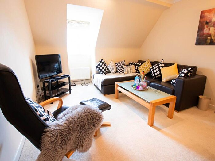 3 Bedroom Flat To Rent In Station Road West, Canterbury, Kent, CT2