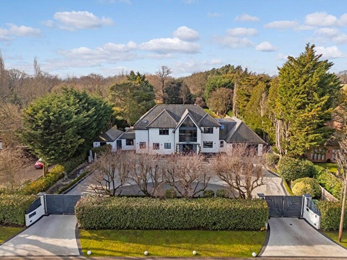 7 Bedroom Detached House For Sale In Little Hyde Lane, Ingatestone, Essex, CM4