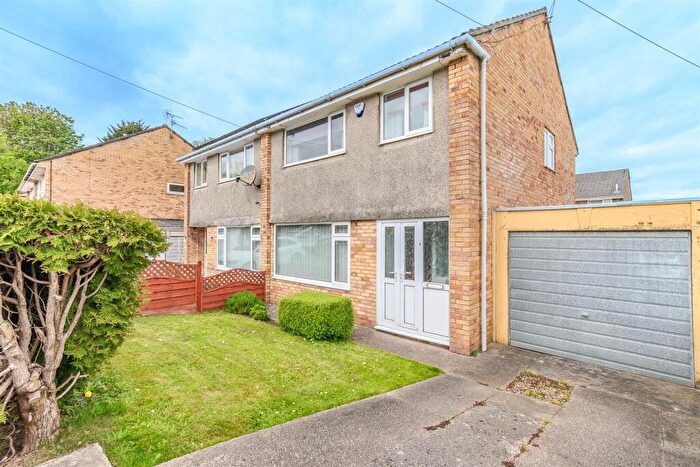 3 Bedroom Semi-Detached House For Sale In Norwood Crescent, Barry, CF63