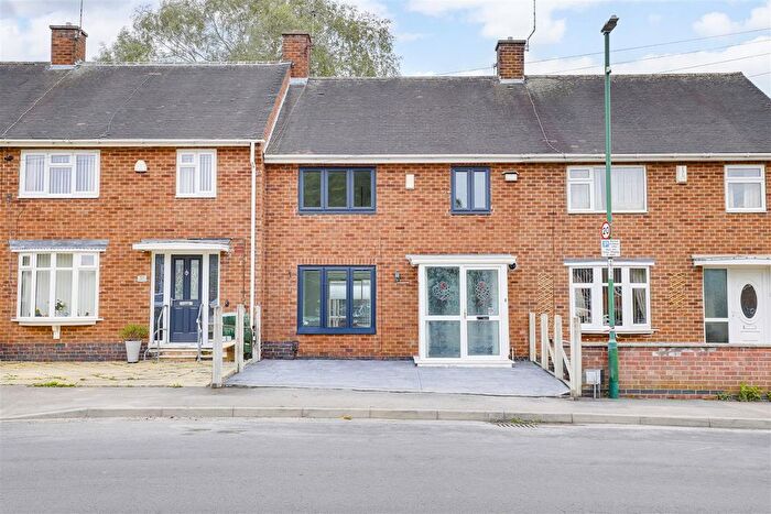 3 Bedroom Terraced House For Sale In Midhurst Way, Clifton, Nottinghamshire, NG11