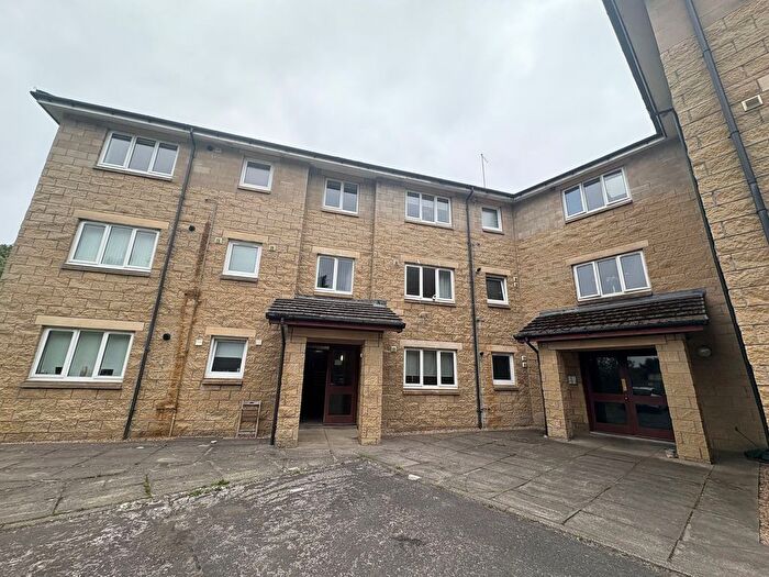 3 Bedroom Flat To Rent In Dukes Court, Cambuslang, G72