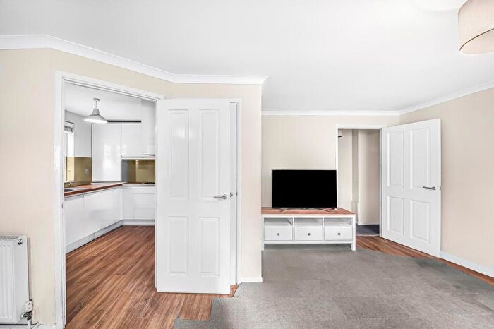 3 Bedroom End Of Terrace House For Sale In Friars Mead, Manchester Road, E14