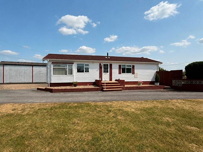 2 Bedroom Detached House For Sale In Hillview Park Homes, Potters Hill, Felton, Bristol, BS40