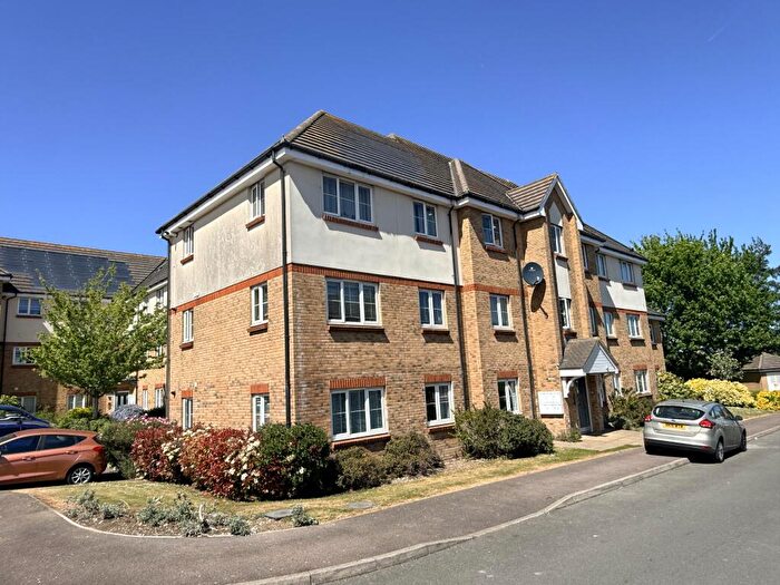 2 Bedroom Flat For Sale In Palm Drive, Rochester, ME1