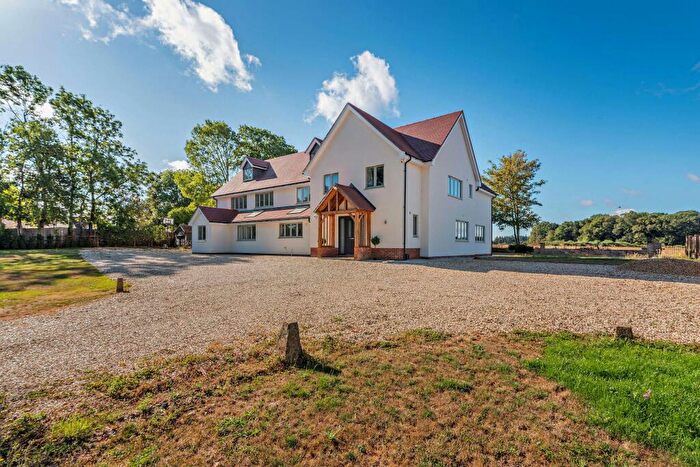 8 Bedroom Detached House For Sale In Reading Road, Rotherwick, Hook, Hampshire, RG27