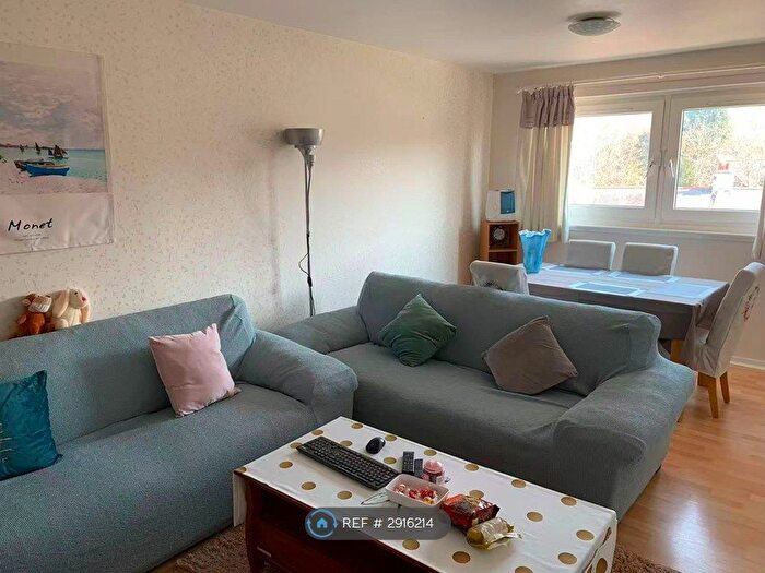 2 Bedroom Flat To Rent In Tillydrone Avenue, Aberdeen, AB24