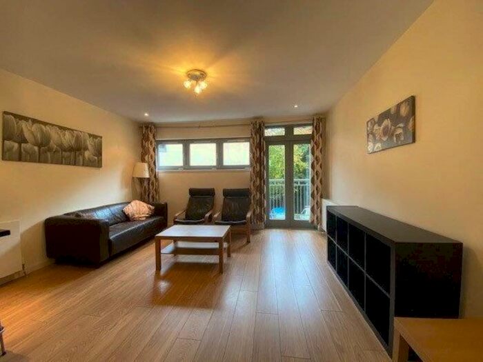 4 Bedroom Flat To Rent In Slateford Road, Slateford, Edinburgh, EH14