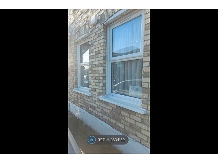 2 Bedroom Flat To Rent In Edmonton, London, N9