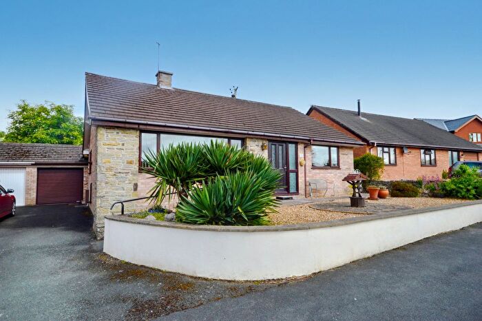 2 Bedroom Detached Bungalow For Sale In Greenfield Drive, Kington, Herefordshire, HR5