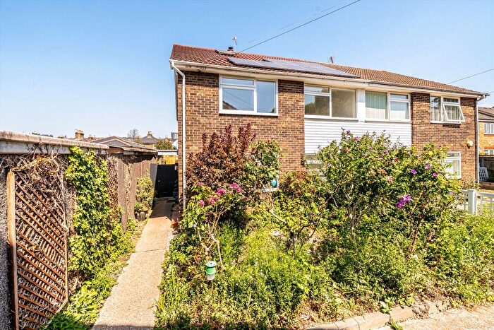 2 Bedroom Flat For Sale In Woodbine Close, Twickenham, TW2