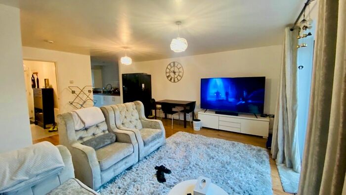 5 Bedroom Terraced House To Rent In Vimy Drive, Dartford, DA1