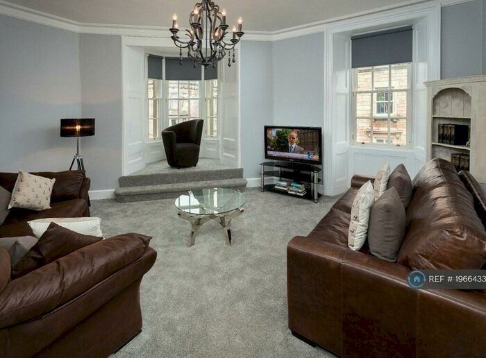 1 Bedroom Flat To Rent In St. Marys Street, Edinburgh, EH1