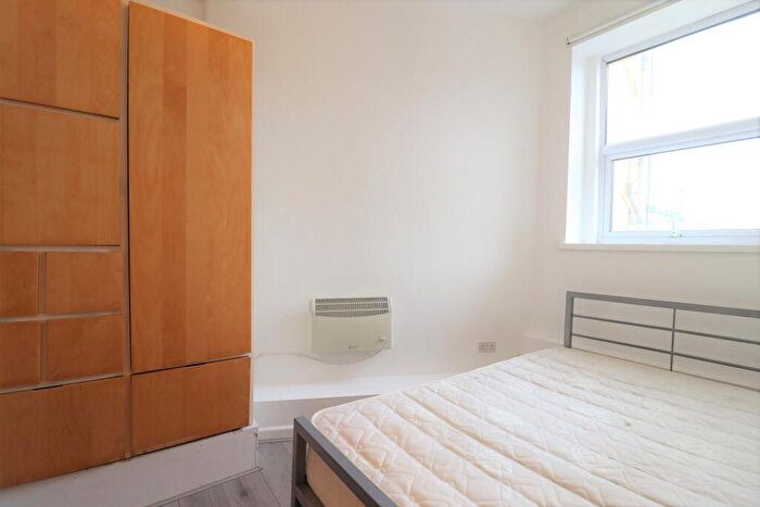 1 Bedroom Flat To Rent In Victoria House, - Tudor Street, Riverside, Cardiff, CF11