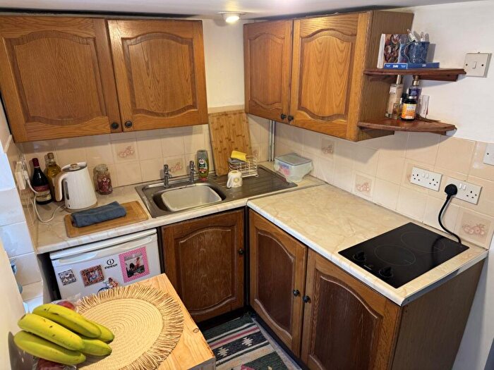 1 Bedroom Terraced House To Rent In Weston Road, DT5
