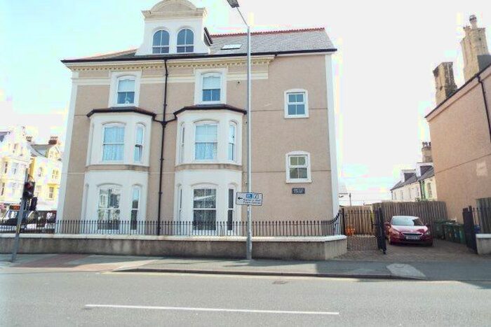 2 Bedroom Flat To Rent In Augusta Street, Llandudno, LL30