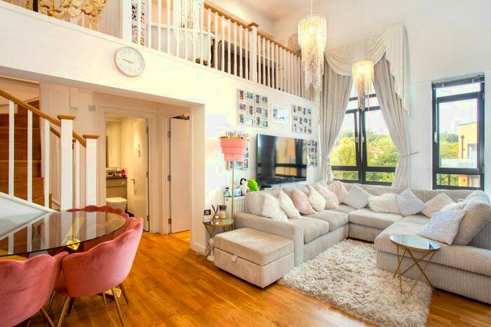 2 Bedroom Apartment To Rent In Whyteleafe Hill, Whyteleafe, CR3