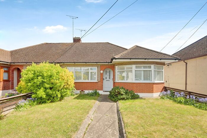 2 Bedroom Semi Detached Bungalow For Sale In Broad Walk, Hockley, SS5